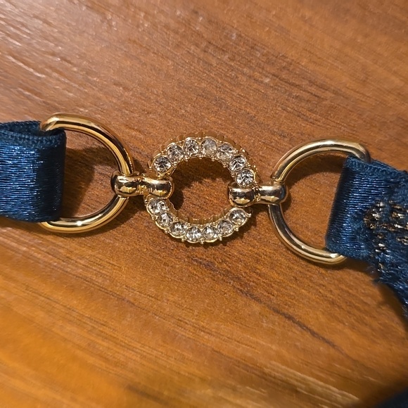 Very Sexy Low Cut Unlined Demi Bra & V-String - Picture 15 of 16